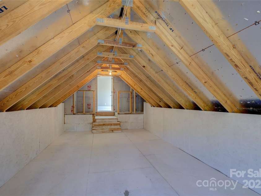 14916 Creeks Edge Drive, Charlotte, NC 28278.  MLS# CAR4241703, YatesRealty ID 29743. 