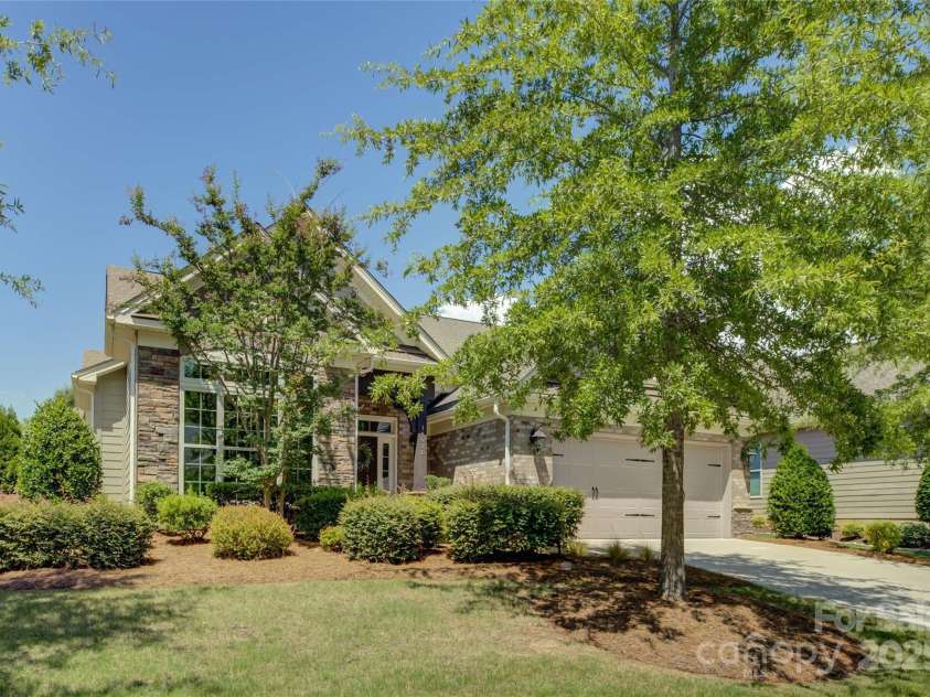 14916 Creeks Edge Drive, Charlotte, NC 28278.  MLS# CAR4241703, YatesRealty ID 29743. 