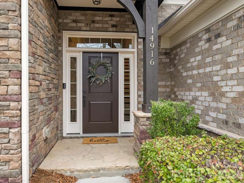 14916 Creeks Edge Drive, Charlotte, NC 28278.  MLS# CAR4334980, YatesRealty ID 29743. 