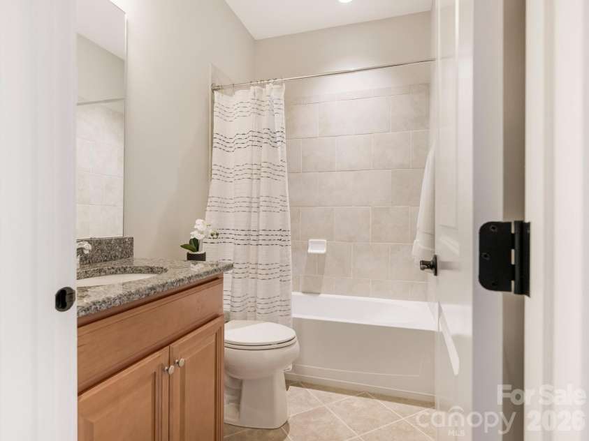 14916 Creeks Edge Drive, Charlotte, NC 28278.  MLS# CAR4334980, YatesRealty ID 29743. 