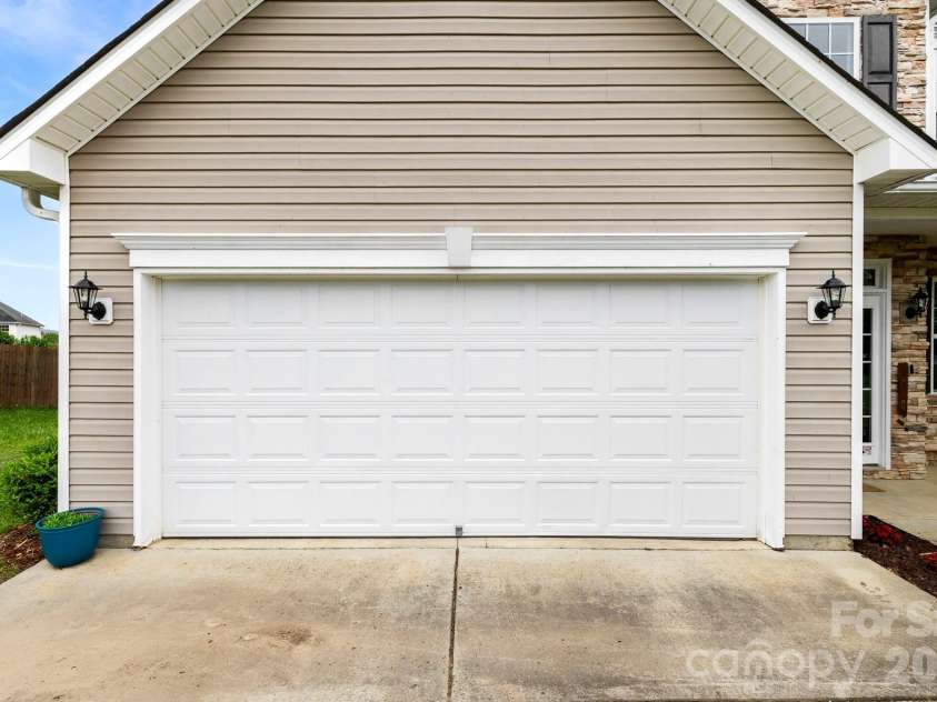 154 Haw River Road, Fletcher, NC 28732.  MLS# CAR4390072, YatesRealty ID 29743. 