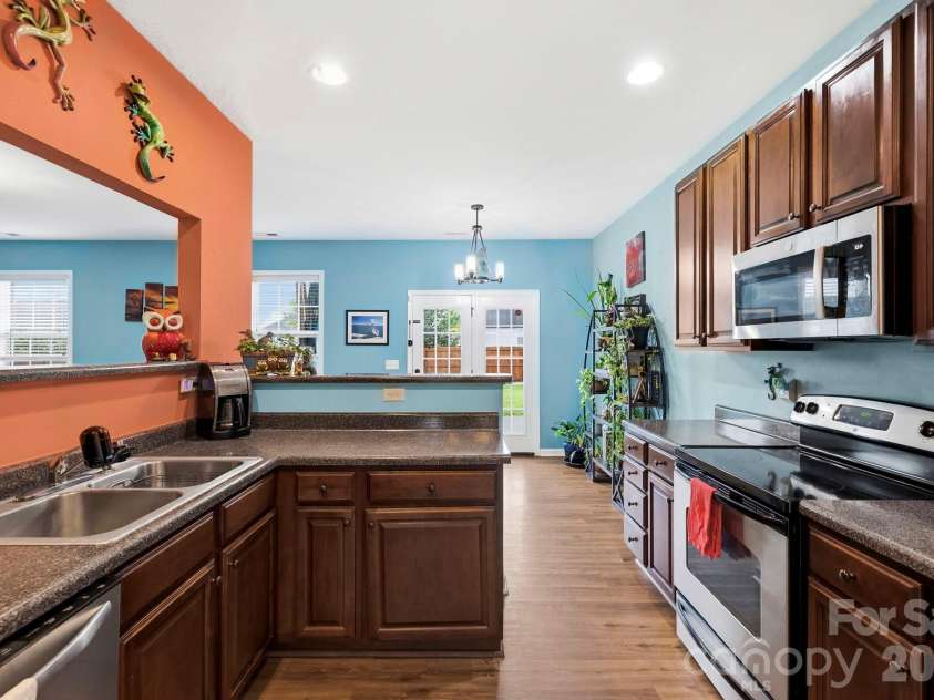 154 Haw River Road, Fletcher, NC 28732.  MLS# CAR4390072, YatesRealty ID 29743. 