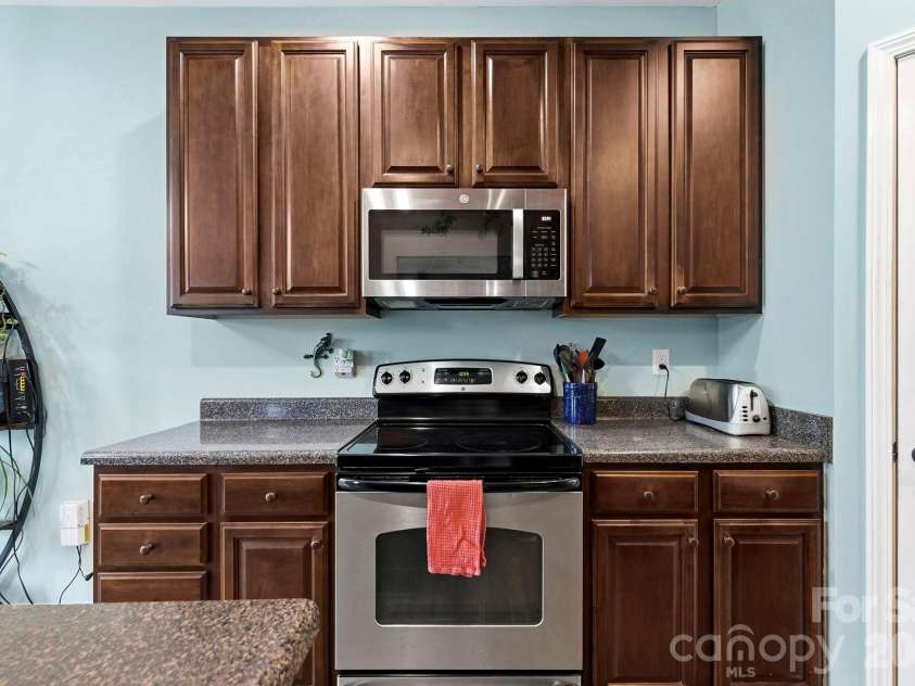 154 Haw River Road, Fletcher, NC 28732.  MLS# CAR4390072, YatesRealty ID 29743. 