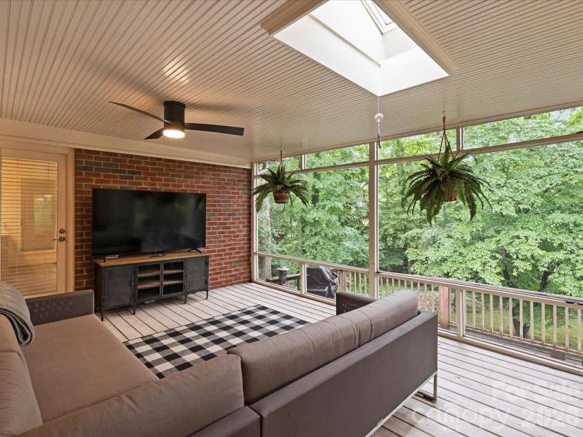 2616 Giverny Drive, Charlotte, NC 28226.  MLS# CAR4388028, YatesRealty ID 29744. 