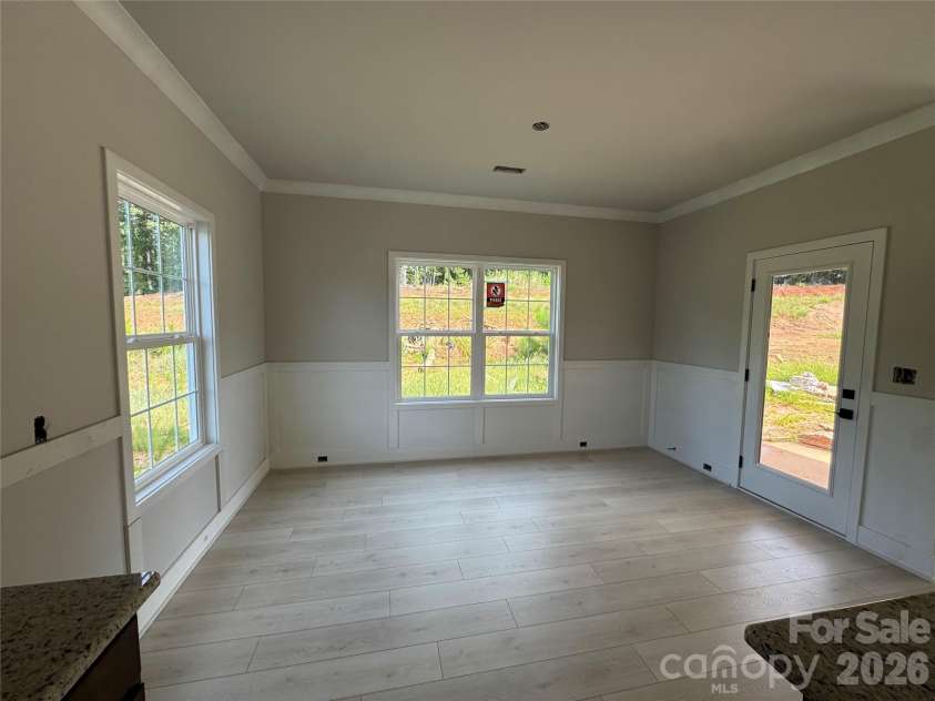 708 Inwood Hill Drive, Gastonia, NC 28056.  MLS# CAR4386838, YatesRealty ID 29745. Dining