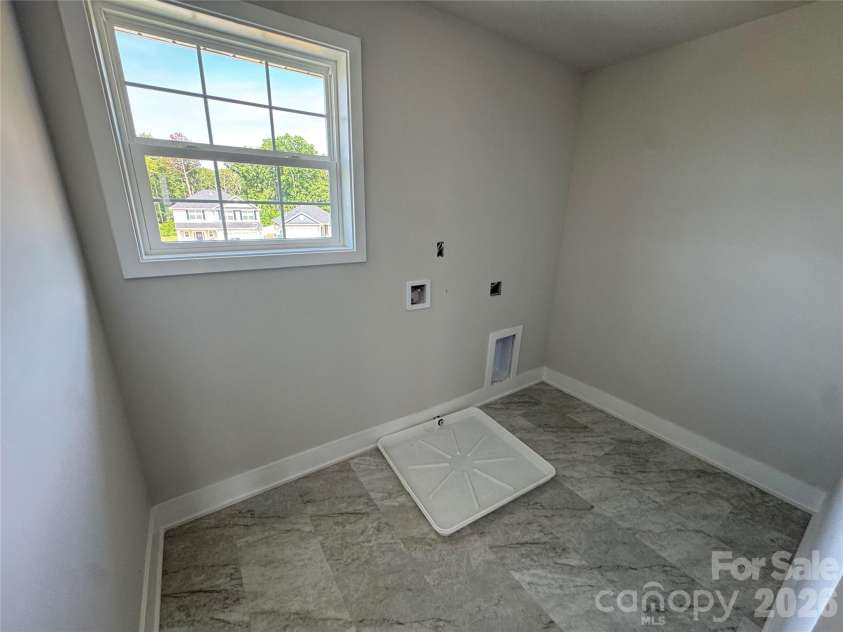 708 Inwood Hill Drive, Gastonia, NC 28056.  MLS# CAR4386838, YatesRealty ID 29745. Laundry room