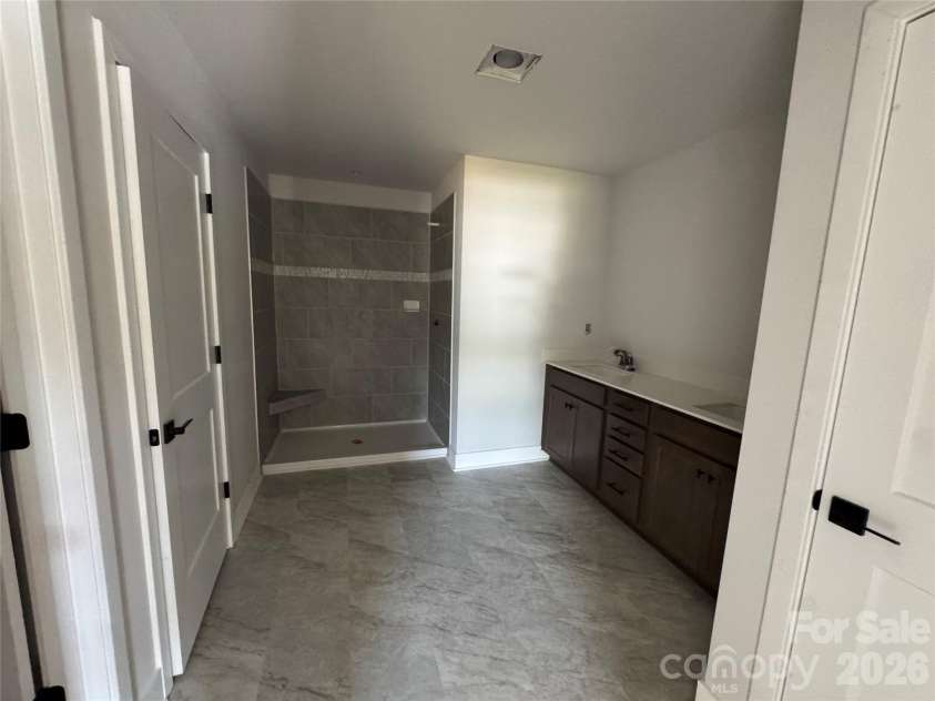 708 Inwood Hill Drive, Gastonia, NC 28056.  MLS# CAR4386838, YatesRealty ID 29745. Primary bathroom