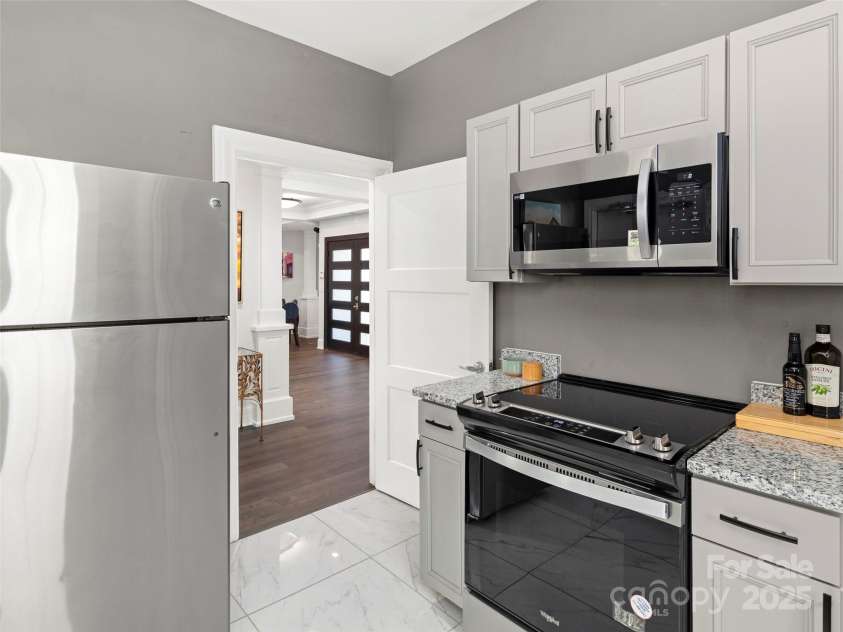 403 Baird Cove Road, Asheville, NC 28804.  MLS# CAR4257760, YatesRealty ID 29746. 