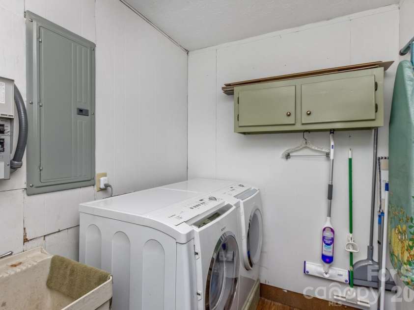 29 Greenwood Forest Drive, Etowah, NC 28729.  MLS# CAR4382718, YatesRealty ID 29748. Laundry