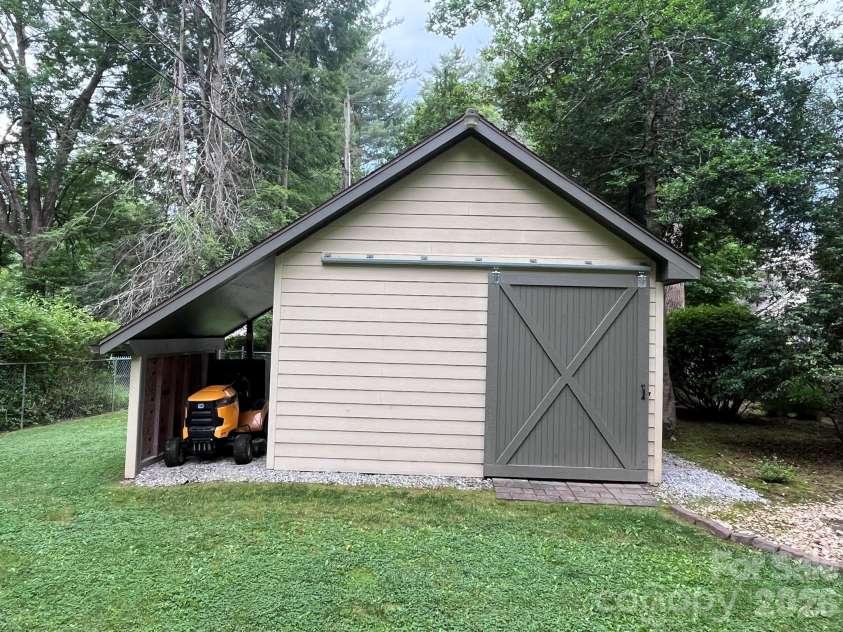 29 Greenwood Forest Drive, Etowah, NC 28729.  MLS# CAR4382718, YatesRealty ID 29748. Workshop