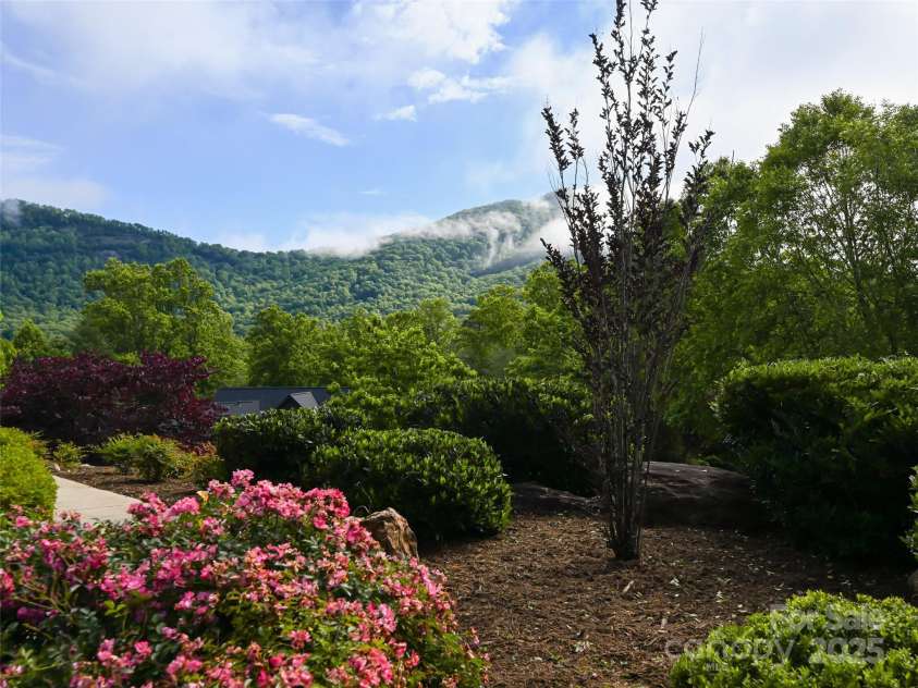 110 Village Pointe Lane, Asheville, NC 28803.  MLS# CAR4265060, YatesRealty ID 29749. 