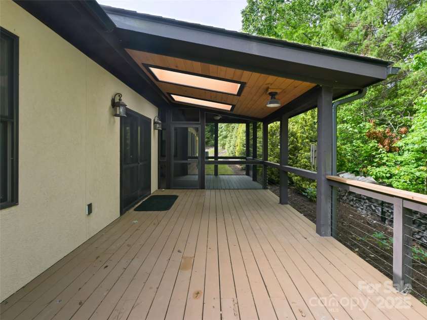 110 Village Pointe Lane, Asheville, NC 28803.  MLS# CAR4265060, YatesRealty ID 29749. 