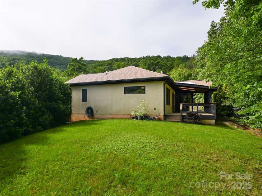 110 Village Pointe Lane, Asheville, NC 28803.  MLS# CAR4265060, YatesRealty ID 29749. 