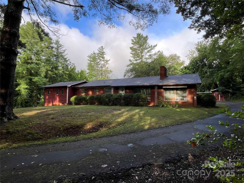 794 New Haw Creek Road, Asheville, NC 68805.  MLS# CAR4224115, YatesRealty ID 2975. 