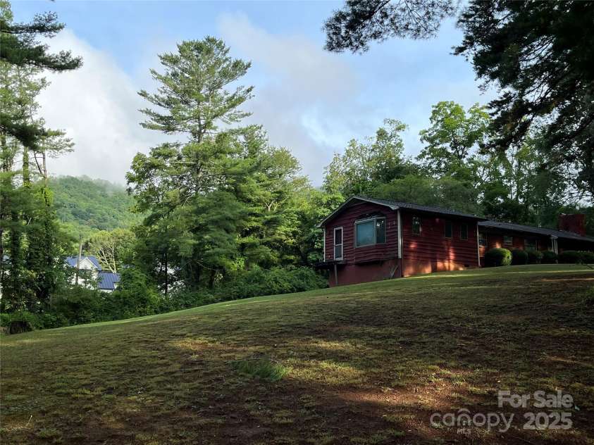 794 New Haw Creek Road, Asheville, NC 68805.  MLS# CAR4224115, YatesRealty ID 2975. 