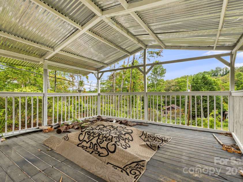 1271 Upper Brush Creek Road, Fairview, NC 28730.  MLS# CAR4269751, YatesRealty ID 29750. 