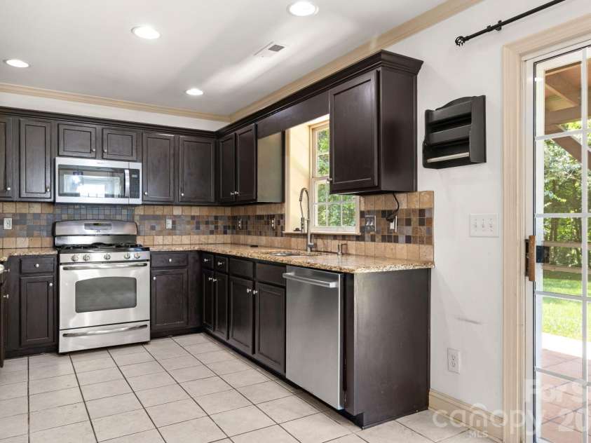 1446 Deer Forest Drive, Fort Mill, SC 29707.  MLS# CAR4389507, YatesRealty ID 29750. 