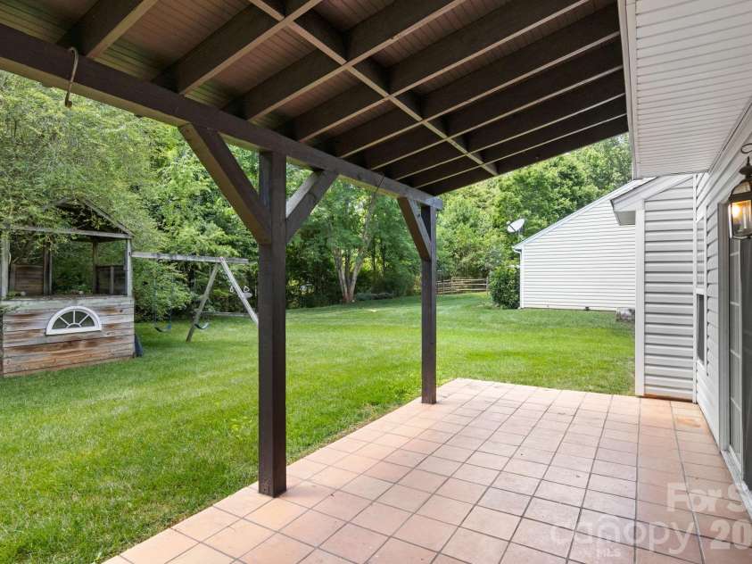 1446 Deer Forest Drive, Fort Mill, SC 29707.  MLS# CAR4389507, YatesRealty ID 29750. 