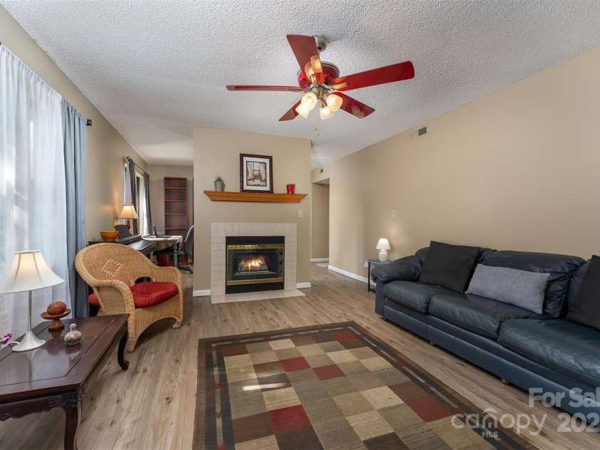 806 Abbey Circle, Asheville, NC 28805.  MLS# CAR4274112, YatesRealty ID 29751. Vinyl Plank flooring- Just installed!!