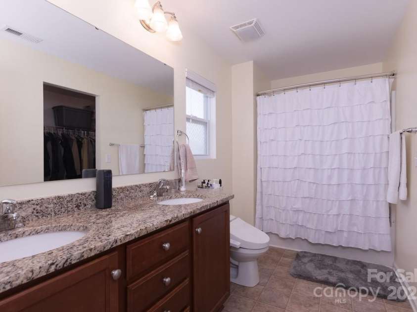 864 Pointe Andrews Drive, Concord, NC 28025.  MLS# CAR4276445, YatesRealty ID 29752. 
