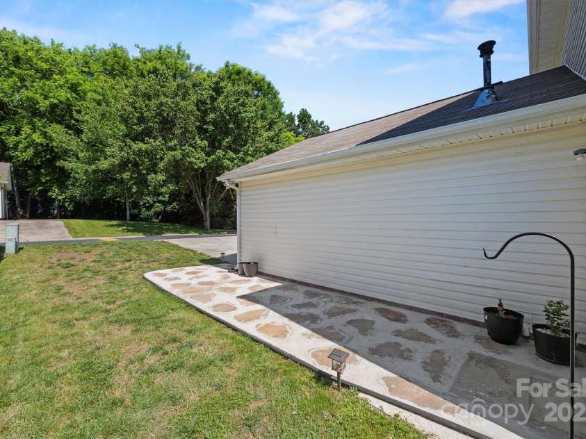 1505 Tuckers Glenn Drive, Rock Hill, SC 29732.  MLS# CAR4263860, YatesRealty ID 29753. 