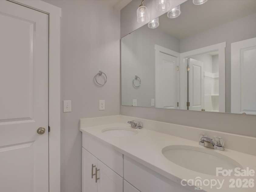 804 Peoria Lane, Rock Hill, SC 29730.  MLS# CAR4375832, YatesRealty ID 29753. Full Bathroom