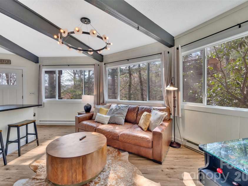 109 Beechwood Lane, Beech Mountain, NC 28604.  MLS# CAR4381094, YatesRealty ID 29754. 