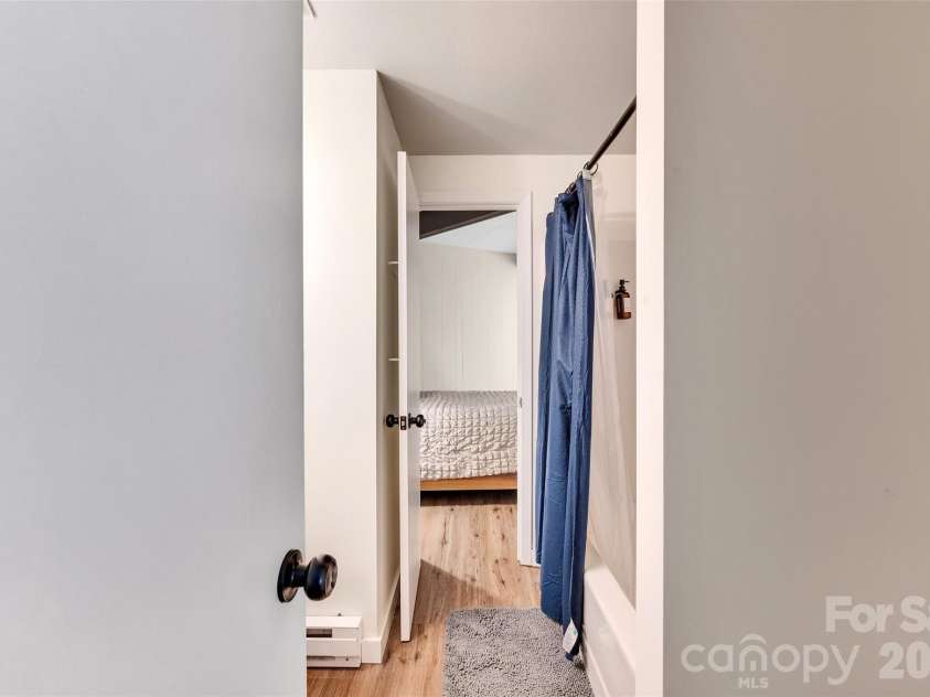 109 Beechwood Lane, Beech Mountain, NC 28604.  MLS# CAR4381094, YatesRealty ID 29754. 