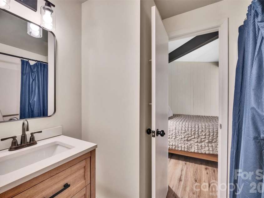 109 Beechwood Lane, Beech Mountain, NC 28604.  MLS# CAR4381094, YatesRealty ID 29754. 