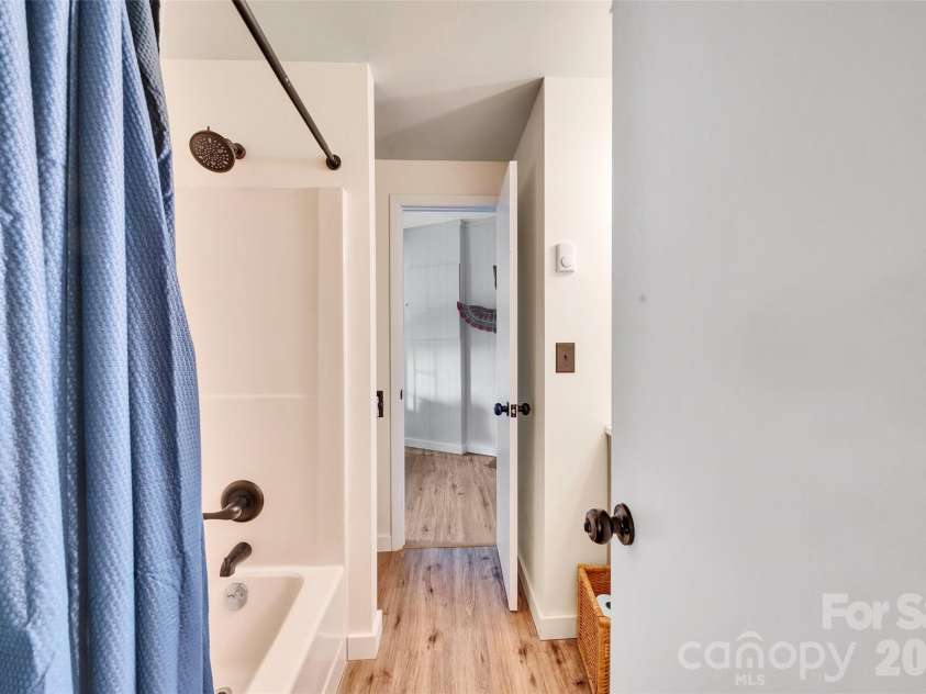 109 Beechwood Lane, Beech Mountain, NC 28604.  MLS# CAR4381094, YatesRealty ID 29754. 