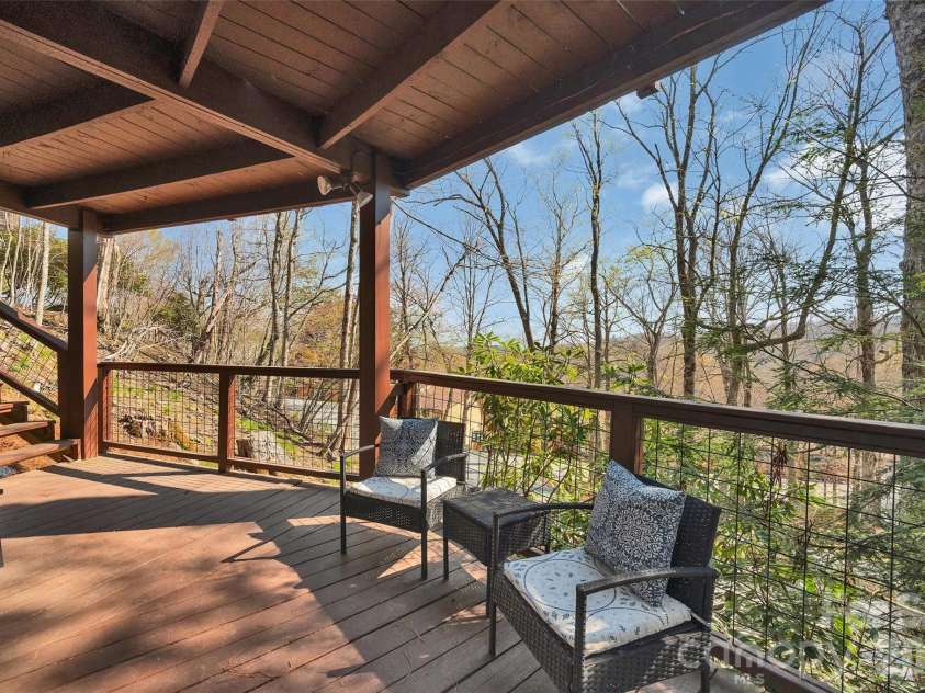 109 Beechwood Lane, Beech Mountain, NC 28604.  MLS# CAR4381094, YatesRealty ID 29754. 