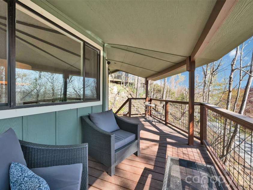 109 Beechwood Lane, Beech Mountain, NC 28604.  MLS# CAR4381094, YatesRealty ID 29754. 