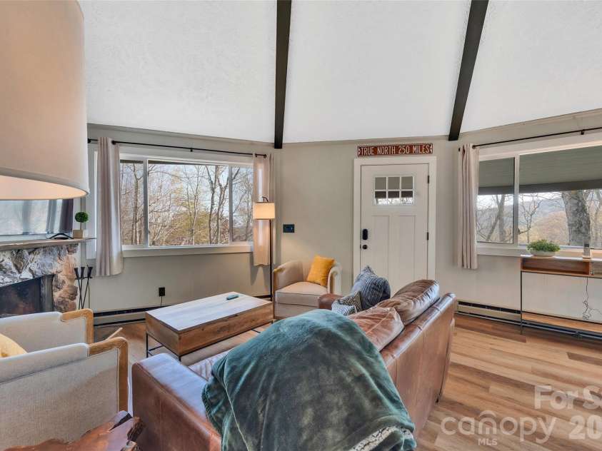 109 Beechwood Lane, Beech Mountain, NC 28604.  MLS# CAR4381094, YatesRealty ID 29754. 