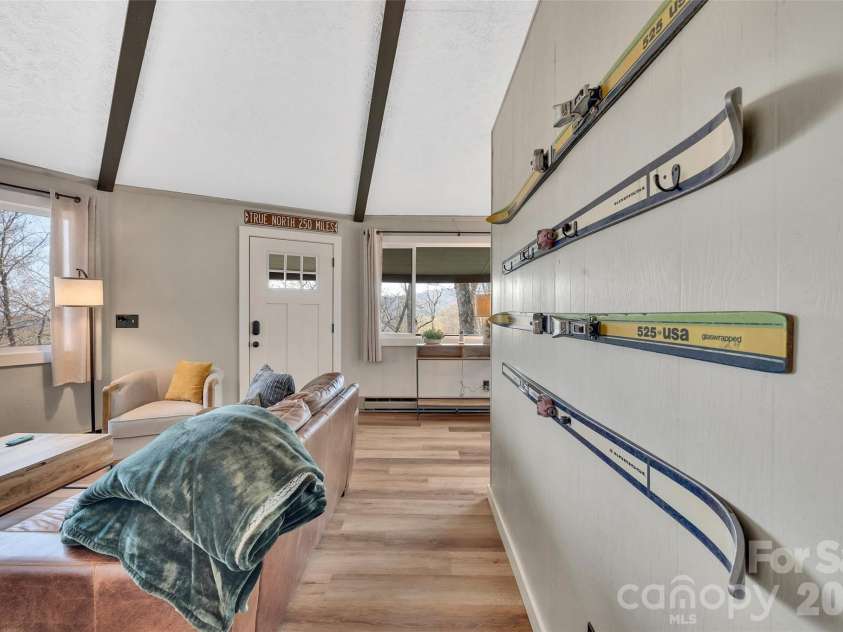 109 Beechwood Lane, Beech Mountain, NC 28604.  MLS# CAR4381094, YatesRealty ID 29754. 