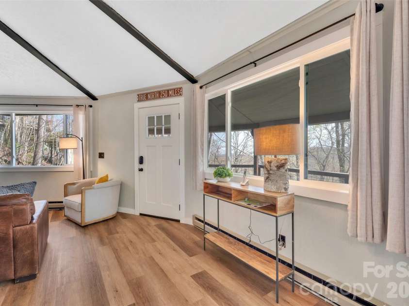 109 Beechwood Lane, Beech Mountain, NC 28604.  MLS# CAR4381094, YatesRealty ID 29754. 
