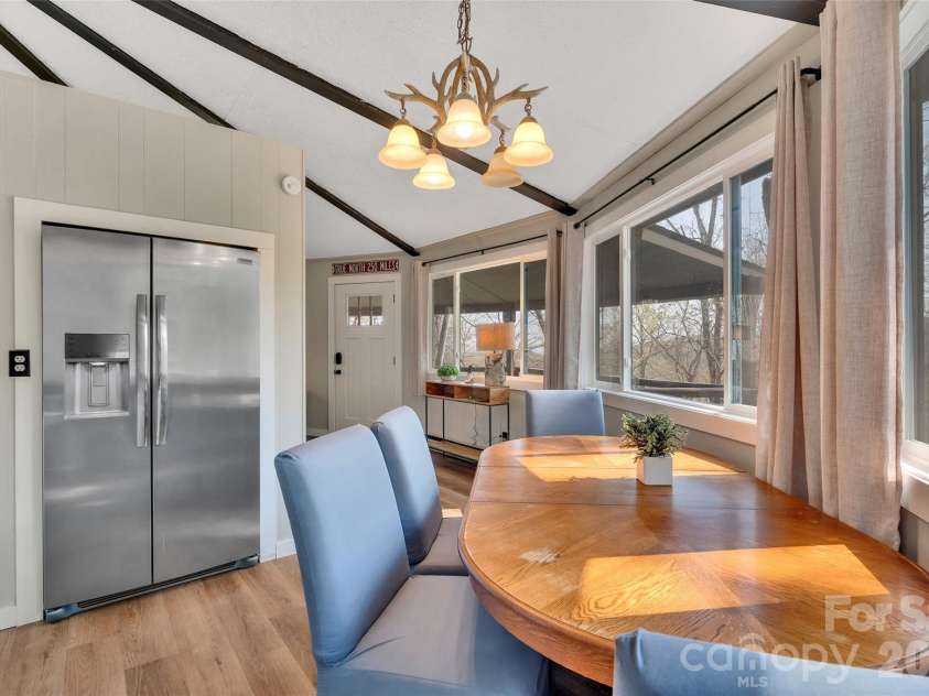 109 Beechwood Lane, Beech Mountain, NC 28604.  MLS# CAR4381094, YatesRealty ID 29754. 