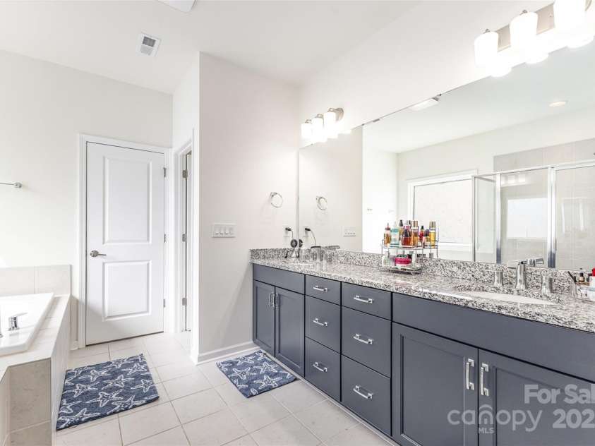 6020 Sayles Way, Fort Mill, SC 29715.  MLS# CAR4278134, YatesRealty ID 29754. 