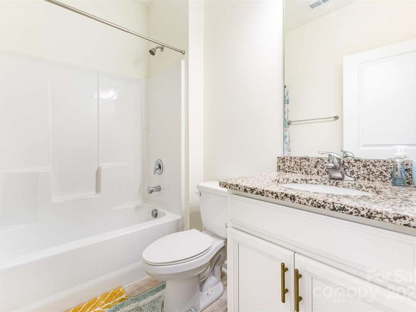 6020 Sayles Way, Fort Mill, SC 29715.  MLS# CAR4278134, YatesRealty ID 29754. 