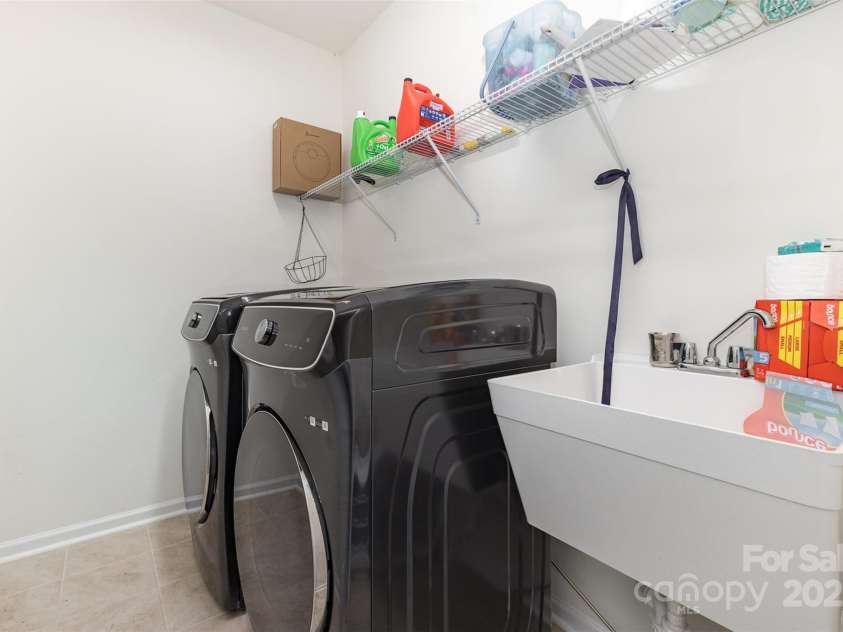 6020 Sayles Way, Fort Mill, SC 29715.  MLS# CAR4278134, YatesRealty ID 29754. 