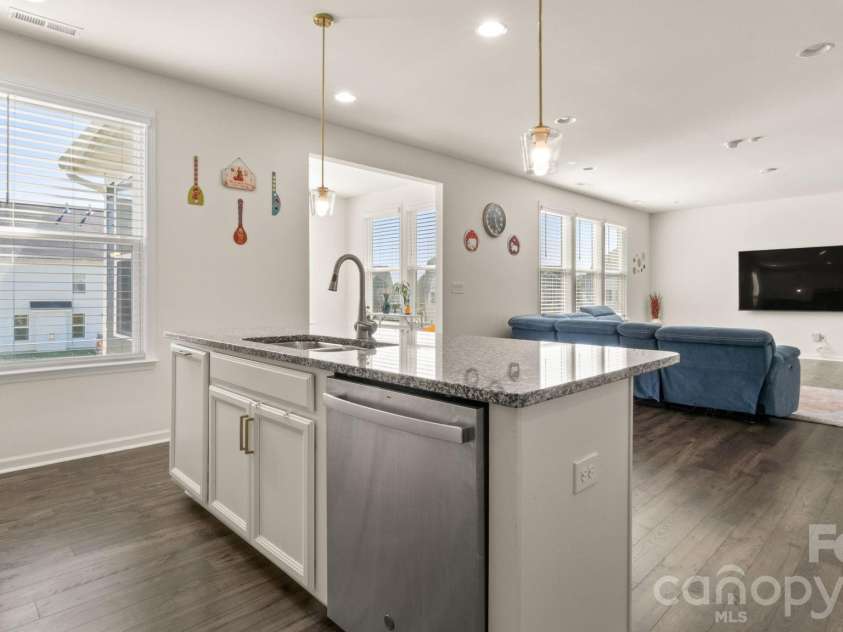 6020 Sayles Way, Fort Mill, SC 29715.  MLS# CAR4340382, YatesRealty ID 29754. 