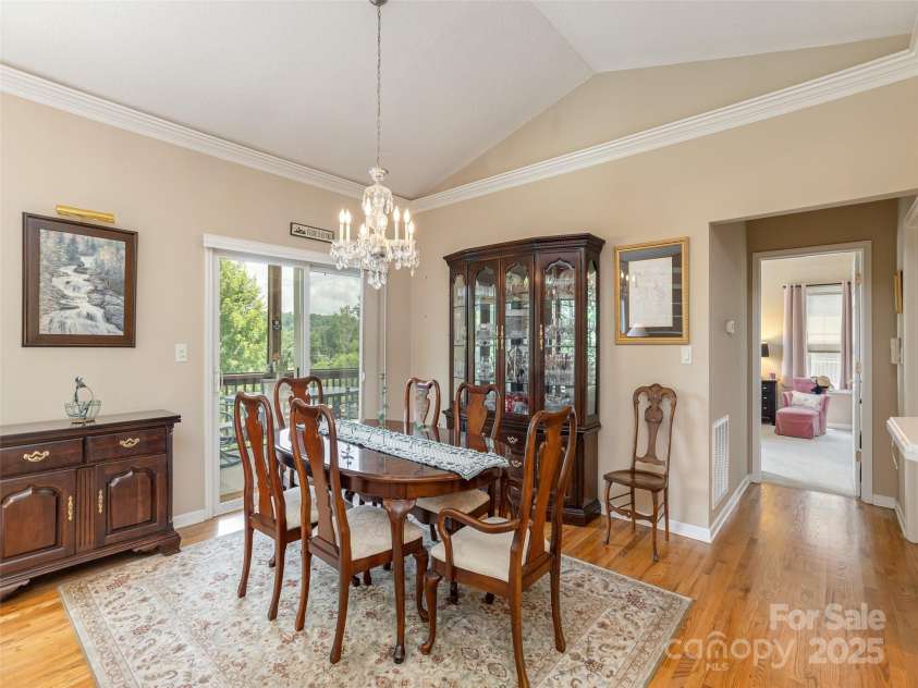 31 Headwater Drive, Hendersonville, NC 28739.  MLS# CAR4278484, YatesRealty ID 29755. 