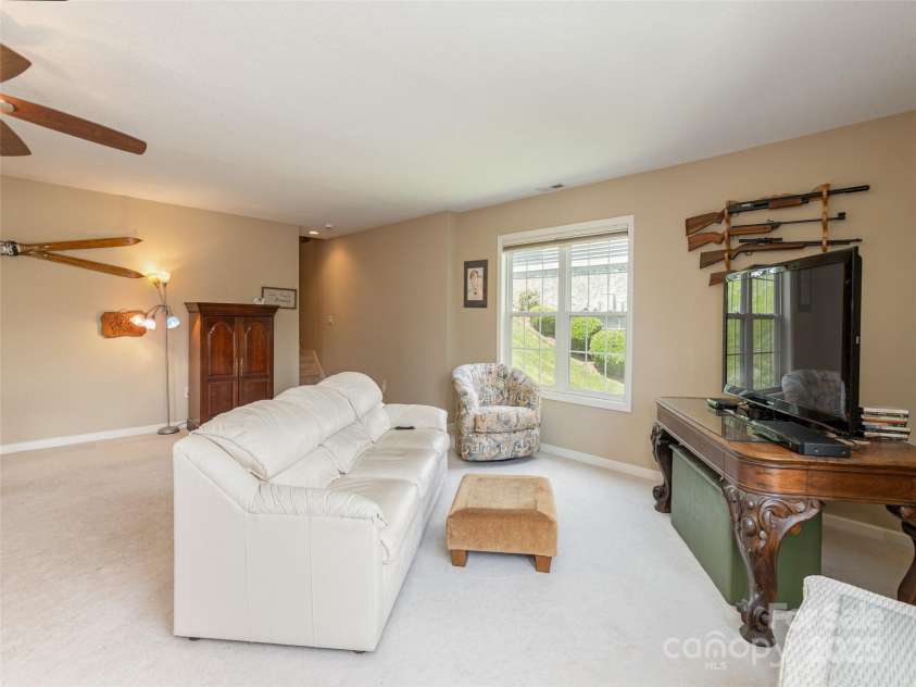 31 Headwater Drive, Hendersonville, NC 28739.  MLS# CAR4278484, YatesRealty ID 29755. 