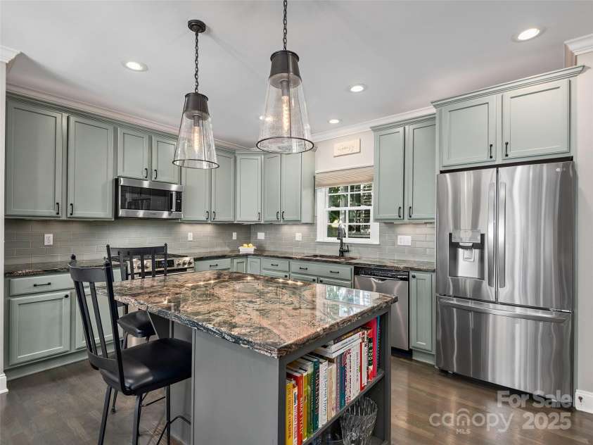 206 Leucothoe Lane, Asheville, NC 28803.  MLS# CAR4281076, YatesRealty ID 29757. 
