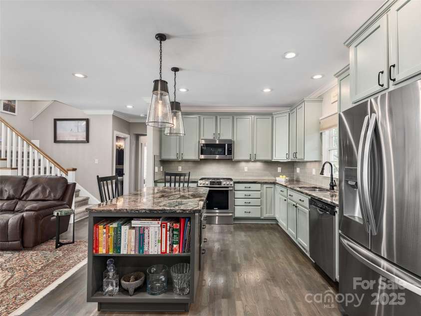 206 Leucothoe Lane, Asheville, NC 28803.  MLS# CAR4281076, YatesRealty ID 29757. 