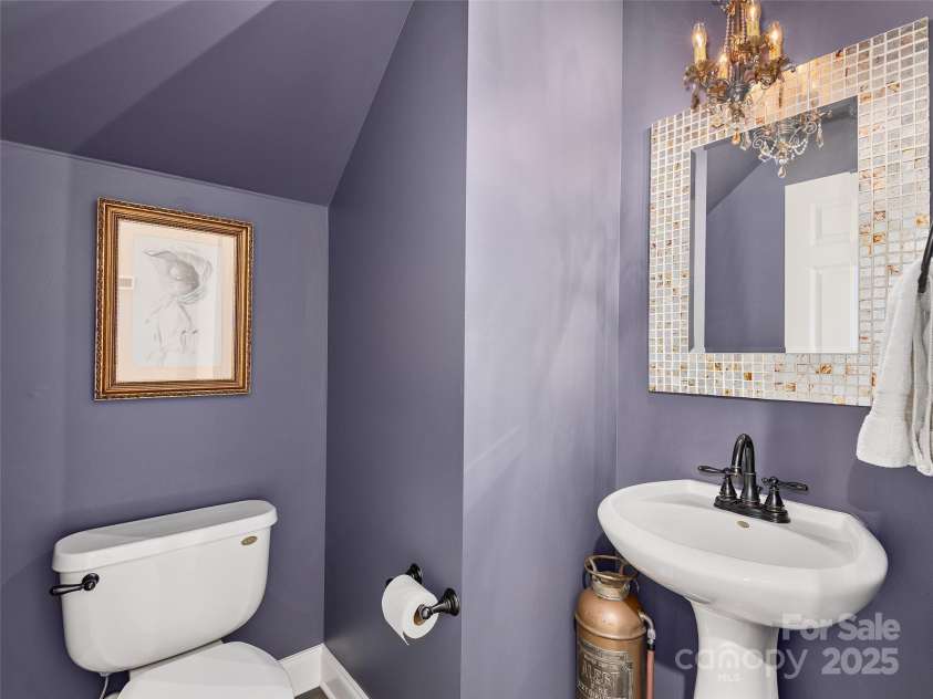 206 Leucothoe Lane, Asheville, NC 28803.  MLS# CAR4281076, YatesRealty ID 29757. 