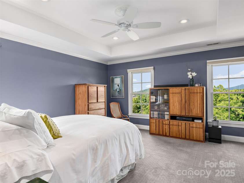 206 Leucothoe Lane, Asheville, NC 28803.  MLS# CAR4281076, YatesRealty ID 29757. 