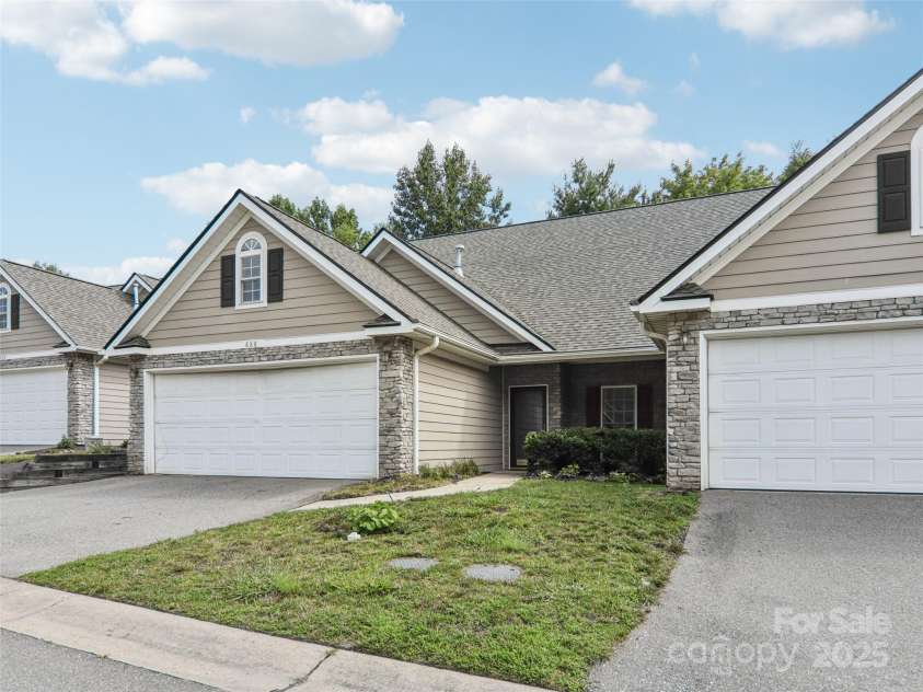 888 Pointe Drive, Asheville, NC 28806.  MLS# CAR4281250, YatesRealty ID 29758. 