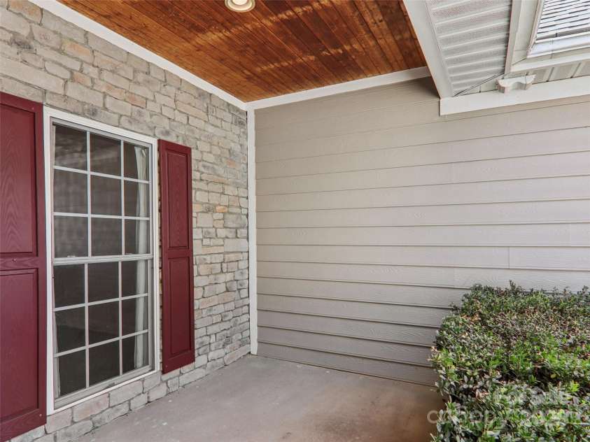 888 Pointe Drive, Asheville, NC 28806.  MLS# CAR4281250, YatesRealty ID 29758. 