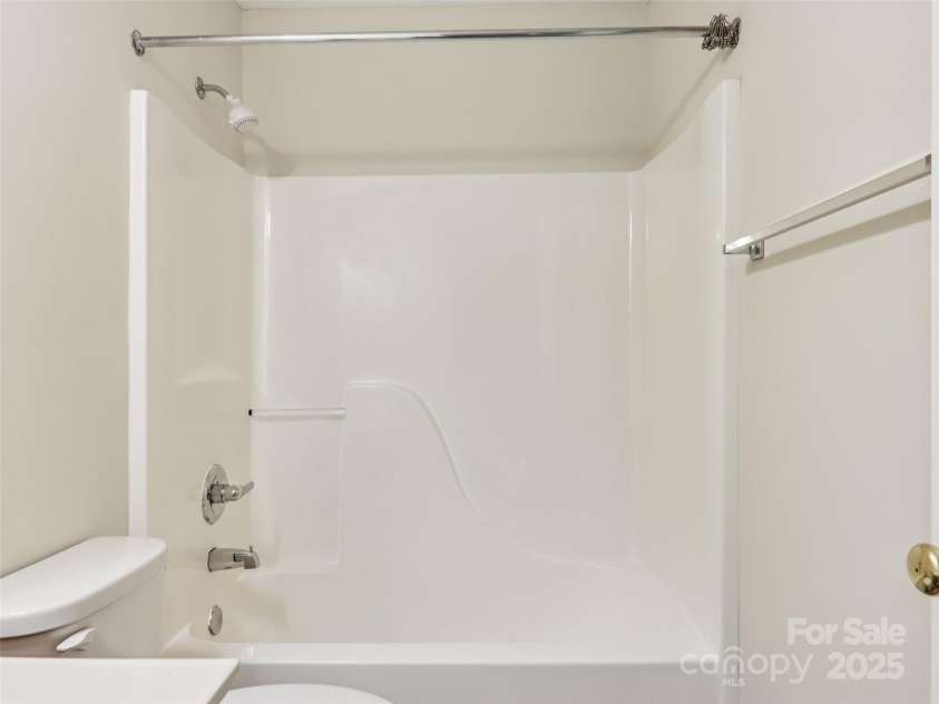 888 Pointe Drive, Asheville, NC 28806.  MLS# CAR4281250, YatesRealty ID 29758. 