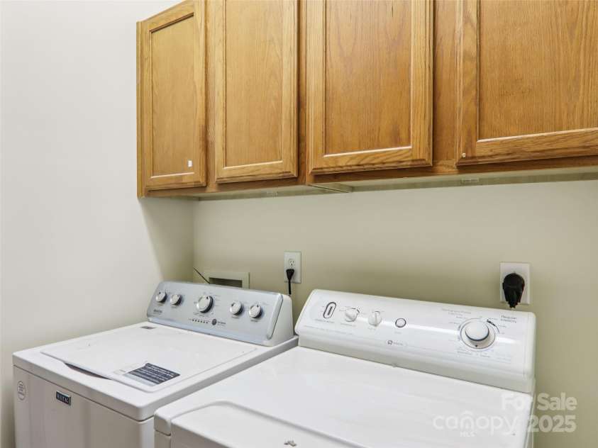 888 Pointe Drive, Asheville, NC 28806.  MLS# CAR4281250, YatesRealty ID 29758. 